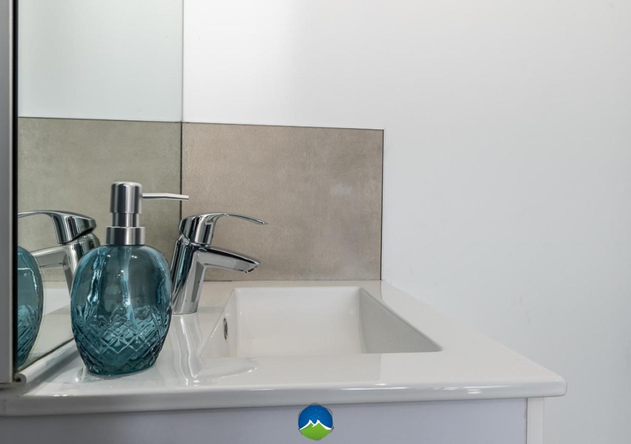 3 Appts - 3 A 7 Lits - Parfait 6 A 10 Pers - Max 26 Pers - 1 Immeuble - Convivialite, Rentabilite ------ English - 3 Apts - 3 To 7 Beds - Ideal For 6 To 10 Guests - Up To 26 - Same Building - Friendly, Flexible Hettange-Grande Exterior photo