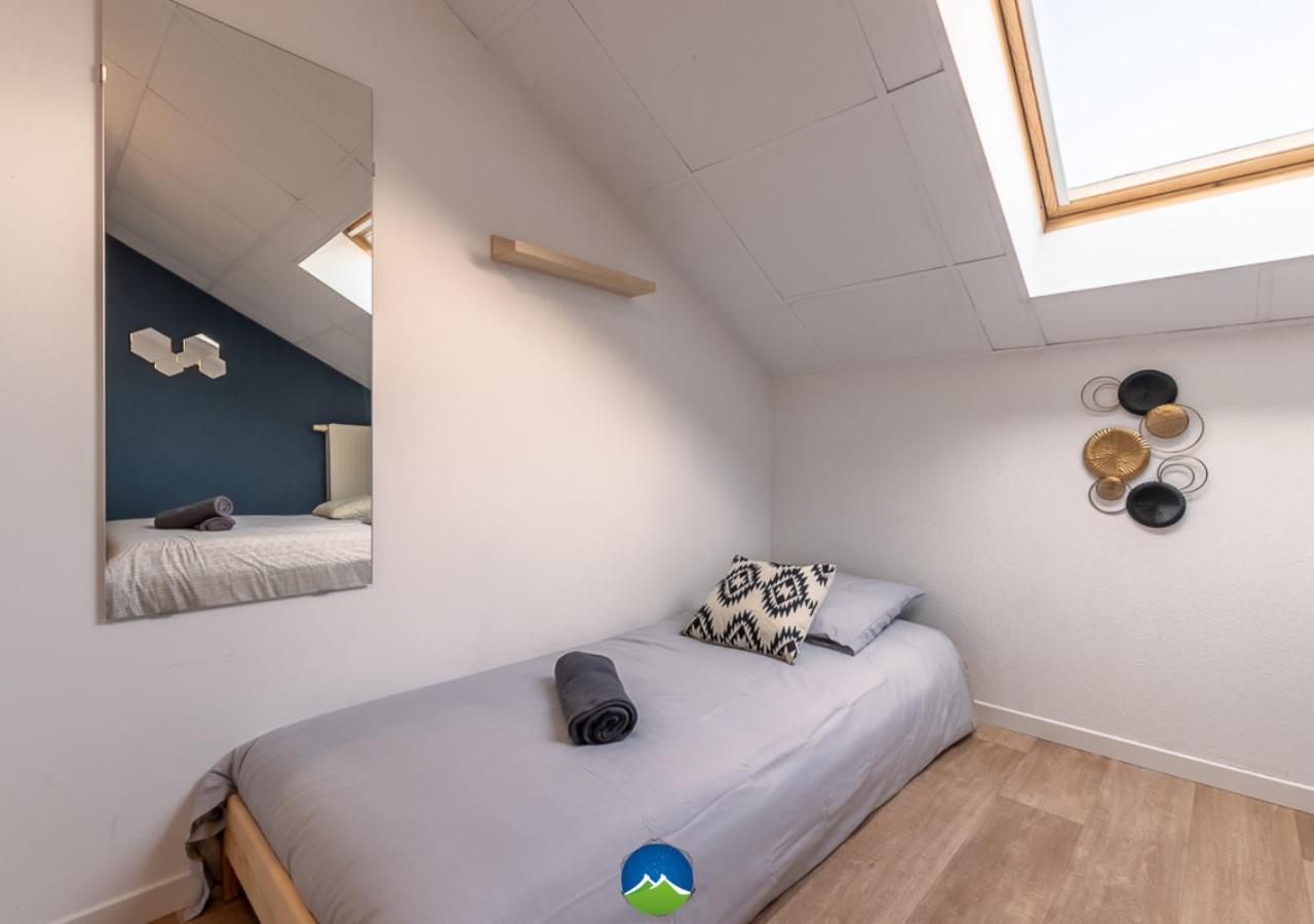 3 Appts - 3 A 7 Lits - Parfait 6 A 10 Pers - Max 26 Pers - 1 Immeuble - Convivialite, Rentabilite ------ English - 3 Apts - 3 To 7 Beds - Ideal For 6 To 10 Guests - Up To 26 - Same Building - Friendly, Flexible Hettange-Grande Exterior photo